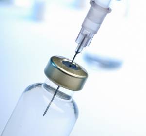 HPV-Impfung für Jungen – Entscheidung zu Kostenübernahme steht aus