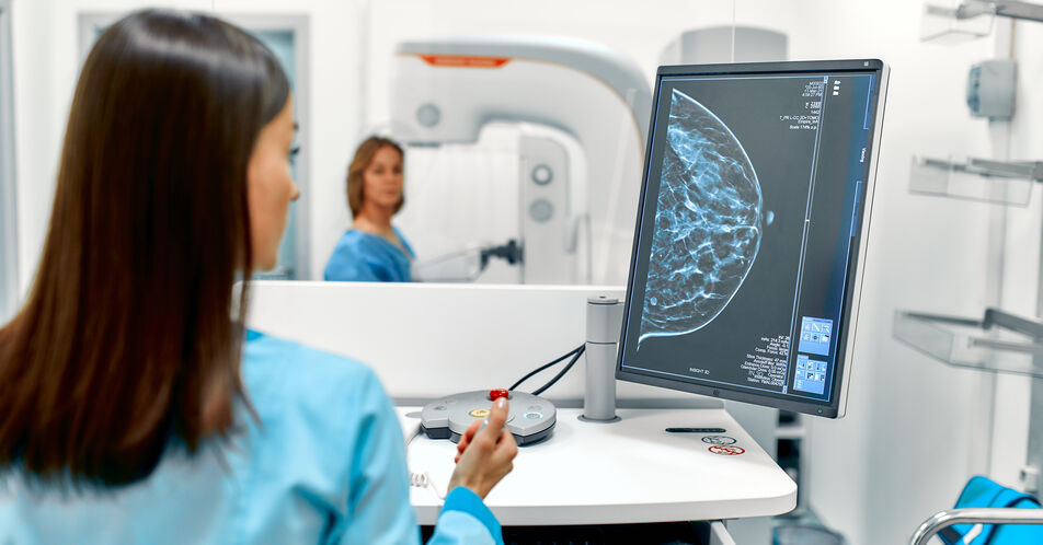 Brustkrebs-Früherkennung: Wirksamkeit der Kombination aus Tomosynthese und synthetischer Mammografie bestätigt